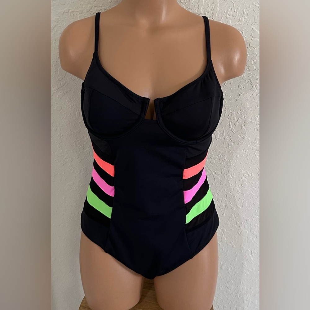 Vetchy MONTEGO Underwire Mesh Swimsuit - Picture 7 of 12